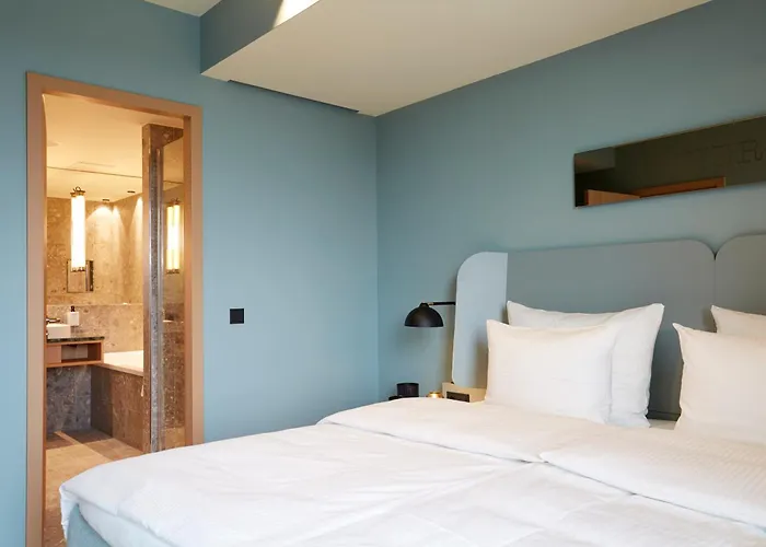 Hotel Scandic Frankfurt Hafenpark 4*