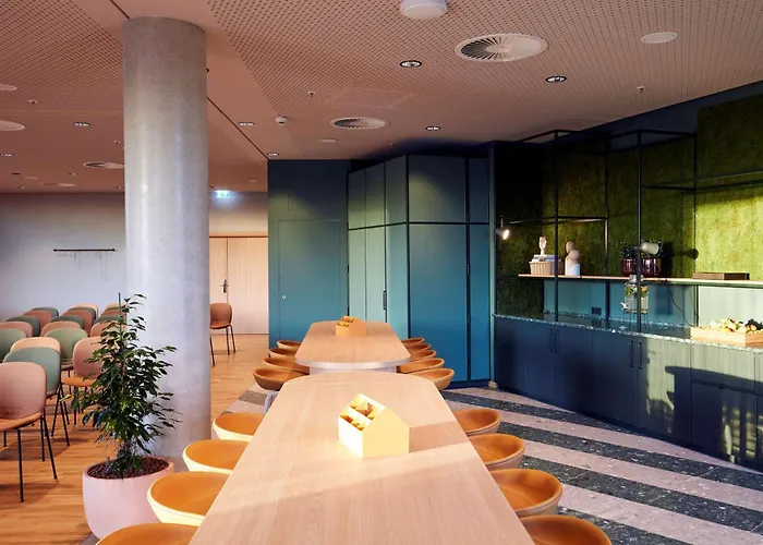 Hotel Scandic Frankfurt Hafenpark 4*