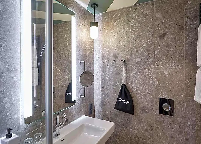 Hotel Scandic Frankfurt Hafenpark 4*
